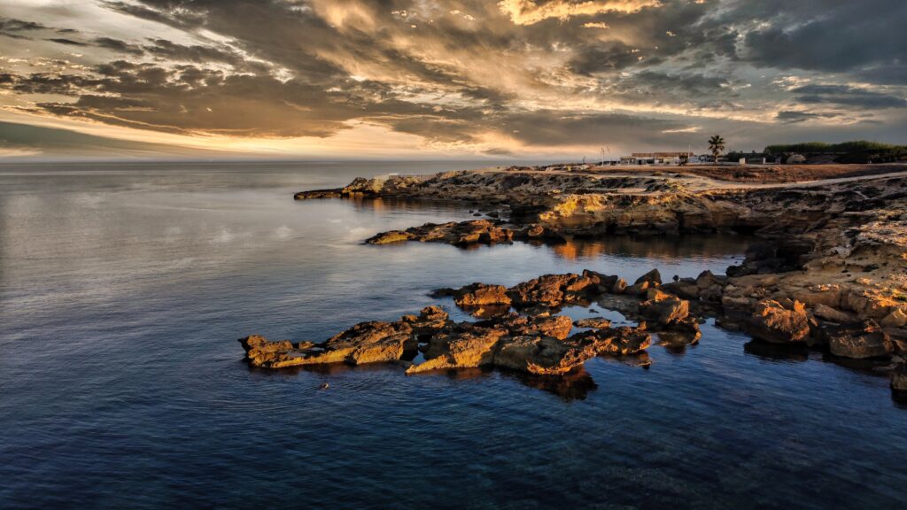 Una spiaggia in Spagna fotografata dal DJI MINI 2 SE. 